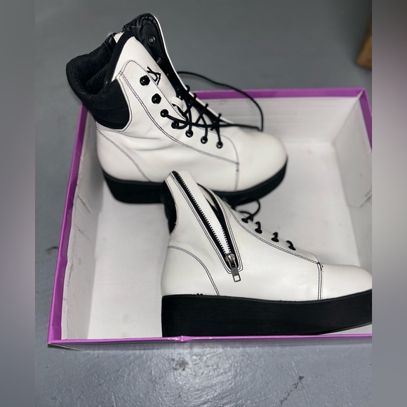 YRU White Platform Boot - Picture 4 of 6